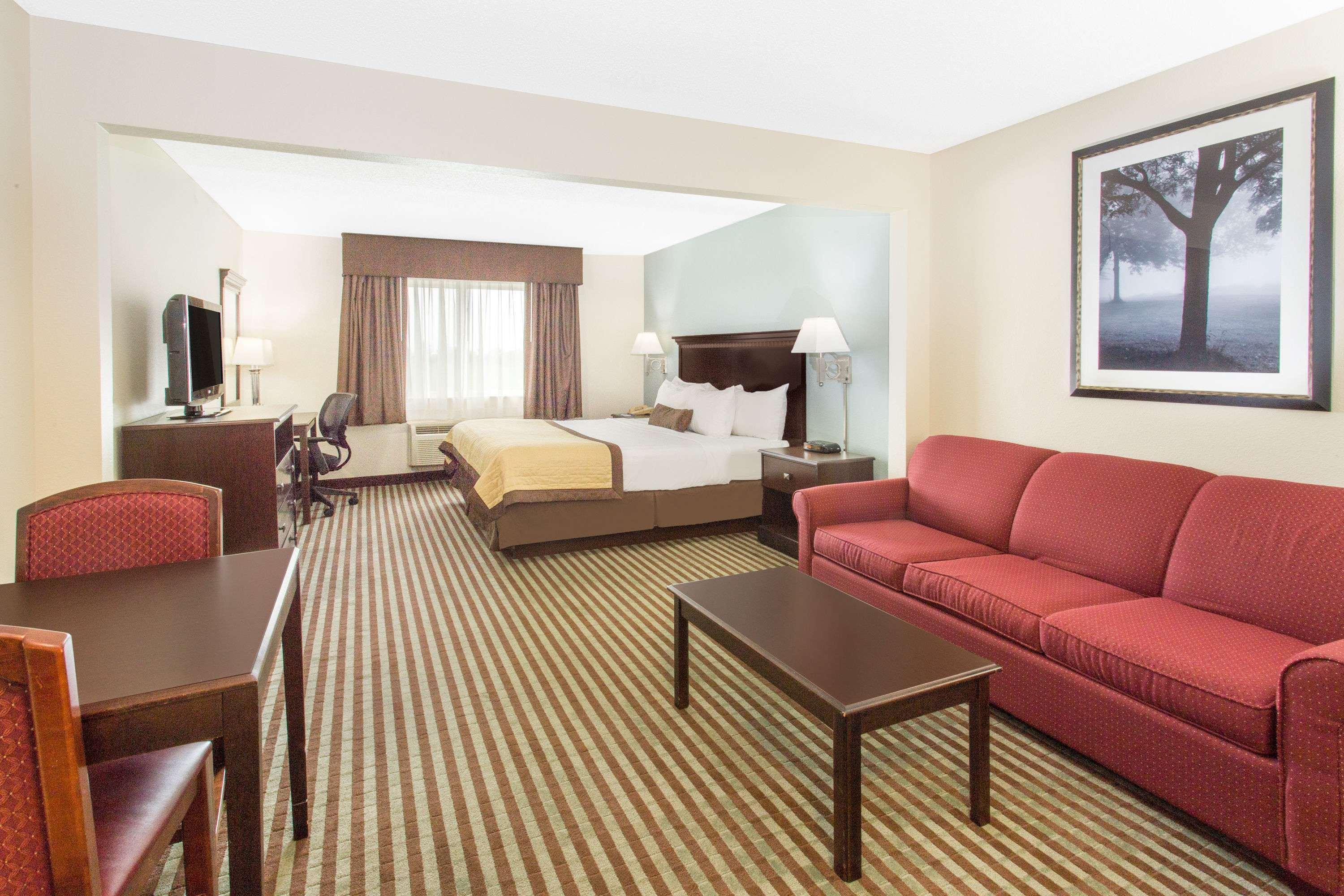 Baymont By Wyndham Mattoon Hotel Exterior foto